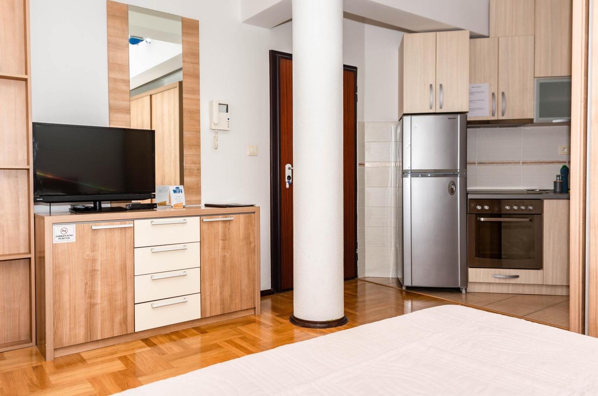 Bobo Apartment Budua Esterno foto